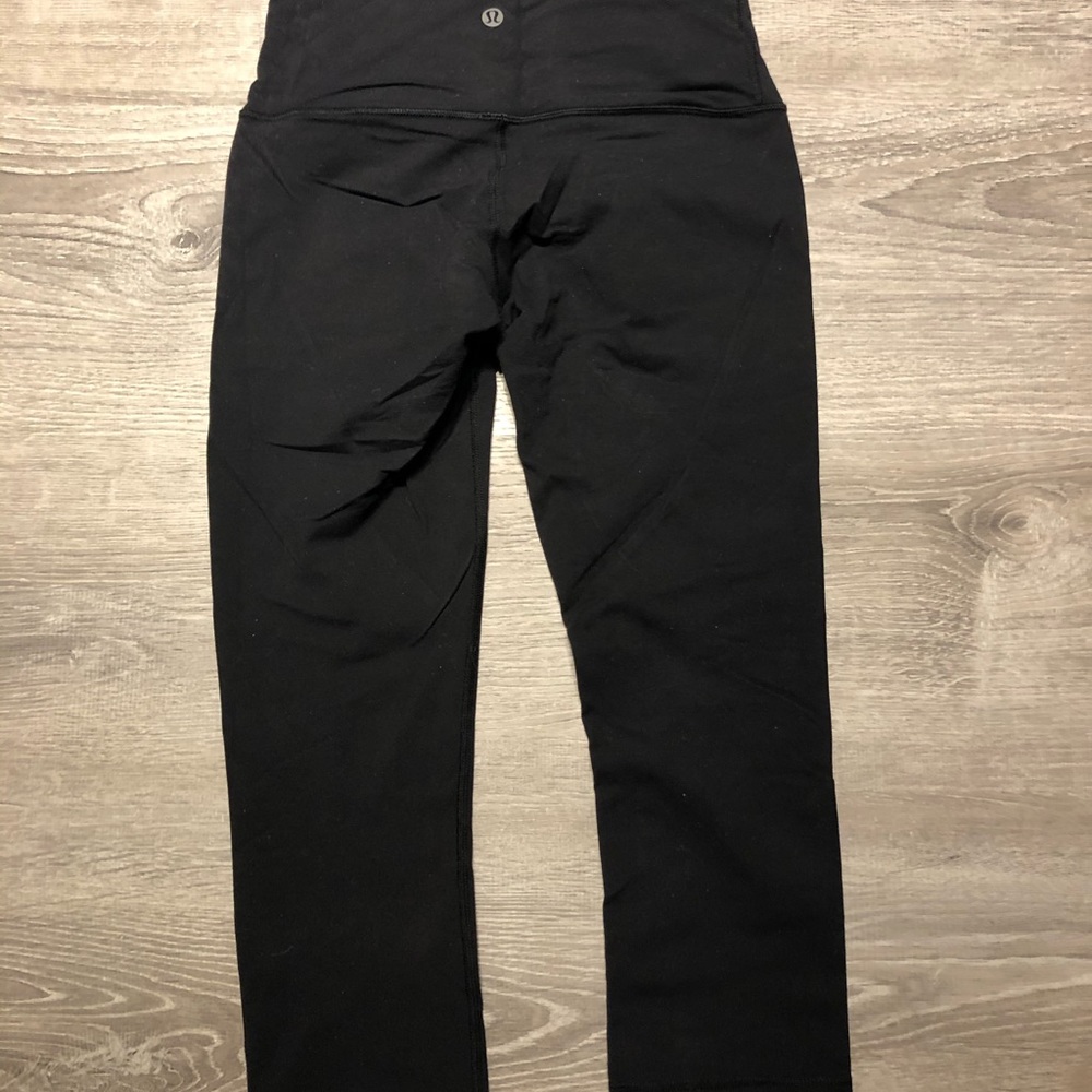 Black Wunder Under Crop Leggings